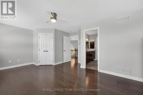 51 Bridle Crest Court Ottawa ON K2M 0H5