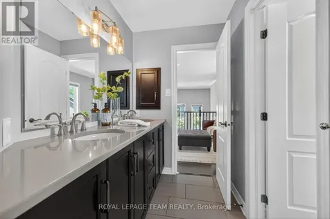 51 Bridle Crest Court Ottawa ON K2M 0H5