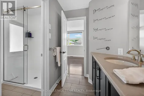 51 Bridle Crest Court Ottawa ON K2M 0H5