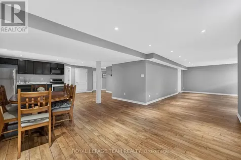 51 Bridle Crest Court Ottawa ON K2M 0H5