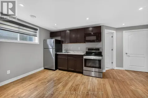 51 Bridle Crest Court Ottawa ON K2M 0H5