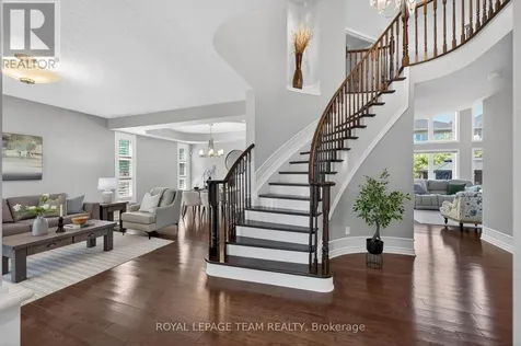 51 Bridle Crest Court Ottawa ON K2M 0H5