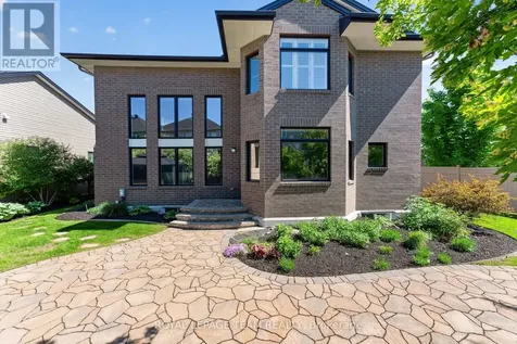 51 Bridle Crest Court Ottawa ON K2M 0H5