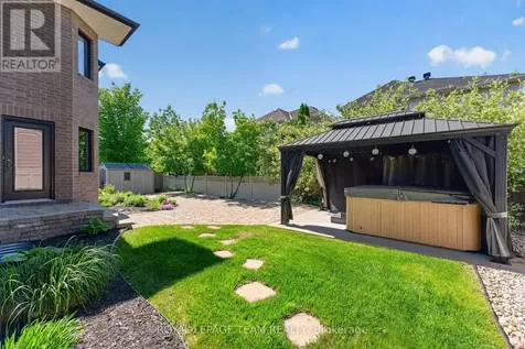 51 Bridle Crest Court Ottawa ON K2M 0H5