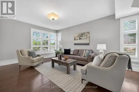 51 Bridle Crest Court Ottawa ON K2M 0H5