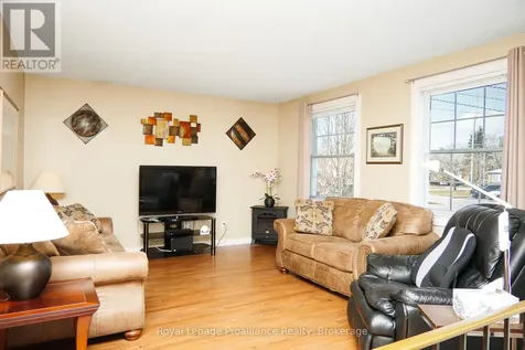 679 Mackechnie Crescent Cobourg ON K9A 4Y1