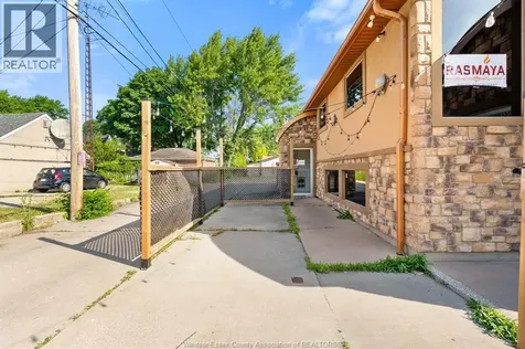 2438-2440 University Avenue West Windsor ON N9B 1E9