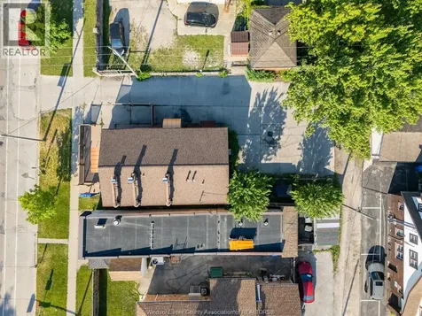 2438-2440 University Avenue West Windsor ON N9B 1E9
