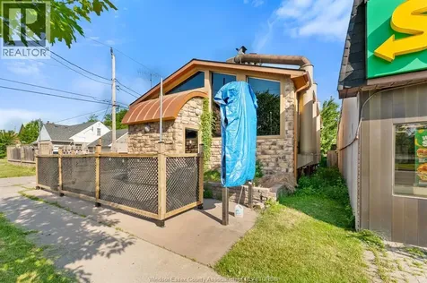 2438-2440 University Avenue West Windsor ON N9B 1E9