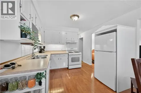 1011 White Oak Drive Burlington ON L7T 2L3