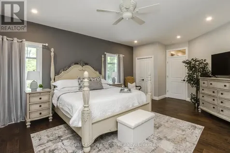 55 Beaufort Crescent Tiny ON L9M 0B8