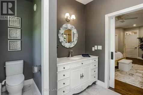 55 Beaufort Crescent Tiny ON L9M 0B8