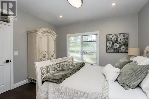 55 Beaufort Crescent Tiny ON L9M 0B8