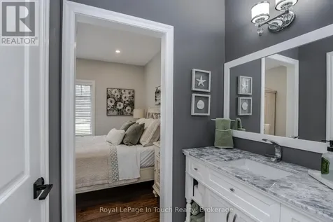 55 Beaufort Crescent Tiny ON L9M 0B8