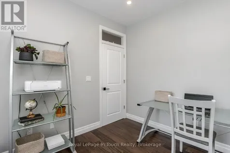 55 Beaufort Crescent Tiny ON L9M 0B8