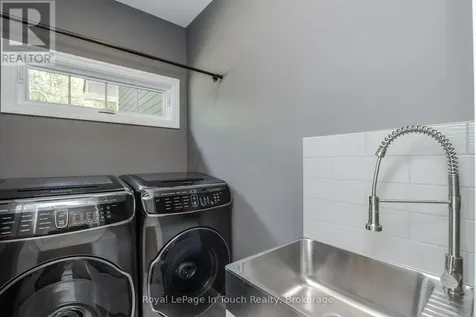 55 Beaufort Crescent Tiny ON L9M 0B8