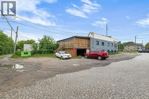 1011 Wyandotte Windsor ON N9A 5Y6