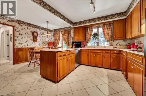 61 Huntley Crescent Kitchener ON N2M 2R4