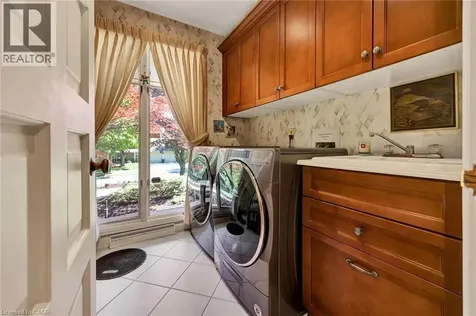 61 Huntley Crescent Kitchener ON N2M 2R4