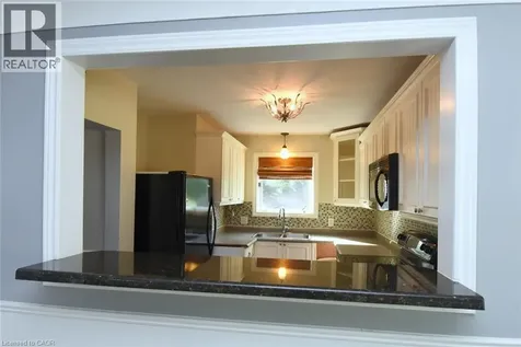 945 Glen View Avenue Burlington ON L7T 3Y7