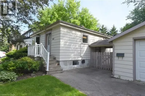 945 Glen View Avenue Burlington ON L7T 3Y7