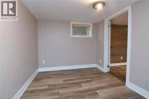 945 Glen View Avenue Burlington ON L7T 3Y7