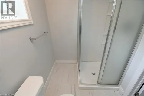 945 Glen View Avenue Burlington ON L7T 3Y7