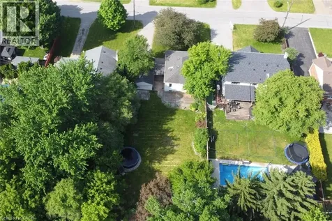 945 Glen View Avenue Burlington ON L7T 3Y7
