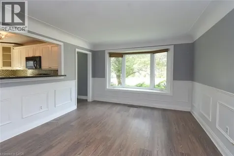 945 Glen View Avenue Burlington ON L7T 3Y7