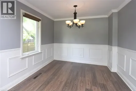945 Glen View Avenue Burlington ON L7T 3Y7