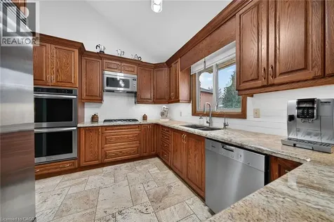 6 Regal Drive Hamilton ON L8W 2P4