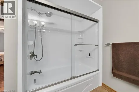 6 Regal Drive Hamilton ON L8W 2P4