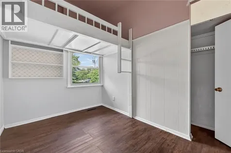 217 West 15th Street Hamilton ON L9C 4B4