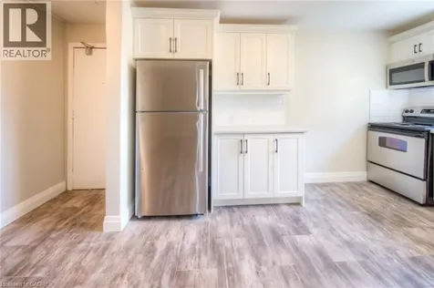 158 Erb Street East Waterloo ON N2J 1M4