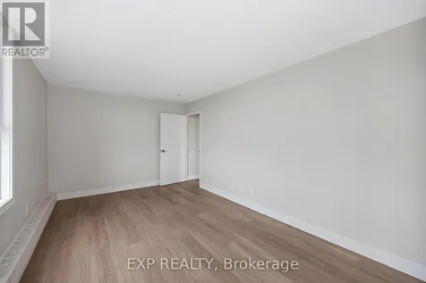 1785 Frobisher Lane Ottawa ON K1G 3T7