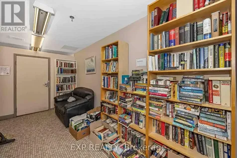 1785 Frobisher Lane Ottawa ON K1G 3T7