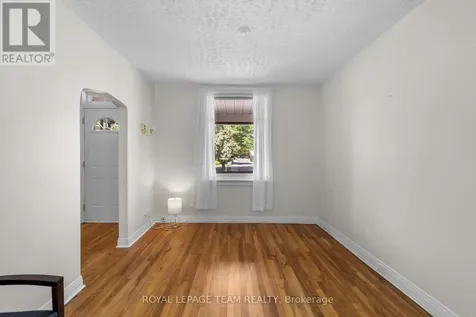 35 Springfield Road Ottawa ON K1M 1C8