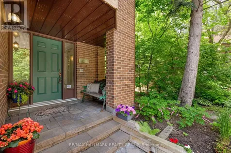 12 Summershade Private Ottawa ON K1Y 4R2