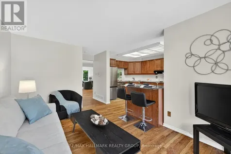 12 Summershade Private Ottawa ON K1Y 4R2