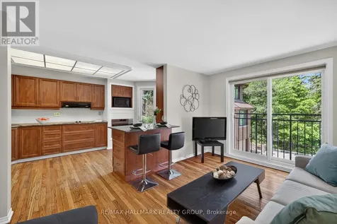 12 Summershade Private Ottawa ON K1Y 4R2