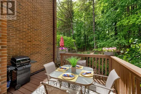 12 Summershade Private Ottawa ON K1Y 4R2