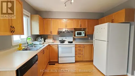152 Thornbury Crescent Ottawa ON K2G 6B9