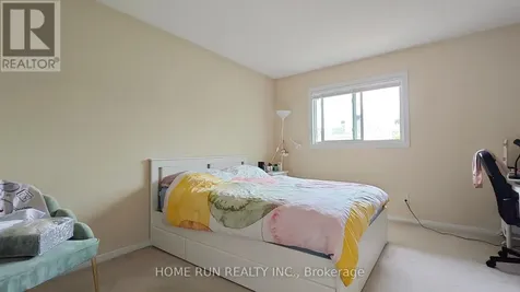 152 Thornbury Crescent Ottawa ON K2G 6B9