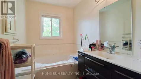 152 Thornbury Crescent Ottawa ON K2G 6B9