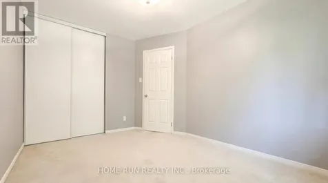 152 Thornbury Crescent Ottawa ON K2G 6B9