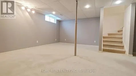 152 Thornbury Crescent Ottawa ON K2G 6B9