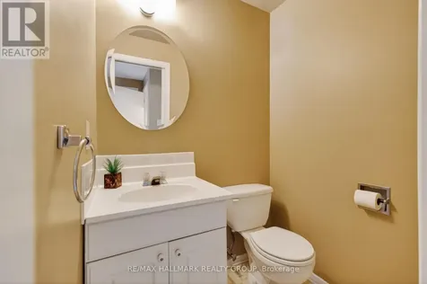 2067 Woodglen Crescent Ottawa ON K1J 6G6