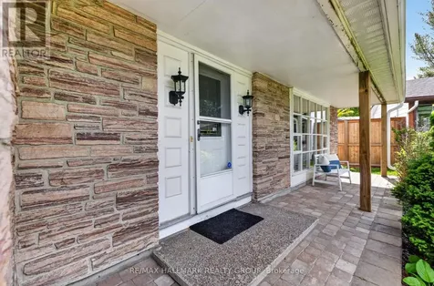 2067 Woodglen Crescent Ottawa ON K1J 6G6