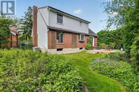 2067 Woodglen Crescent Ottawa ON K1J 6G6