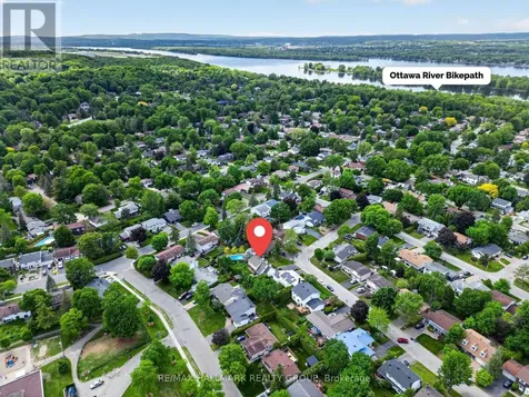 2067 Woodglen Crescent Ottawa ON K1J 6G6